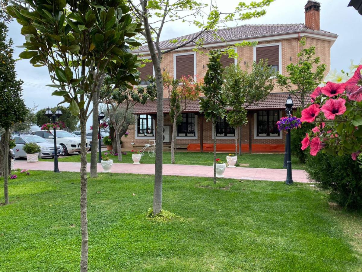 Ardenica Boutique Hotel Lushnjë Zewnętrze zdjęcie